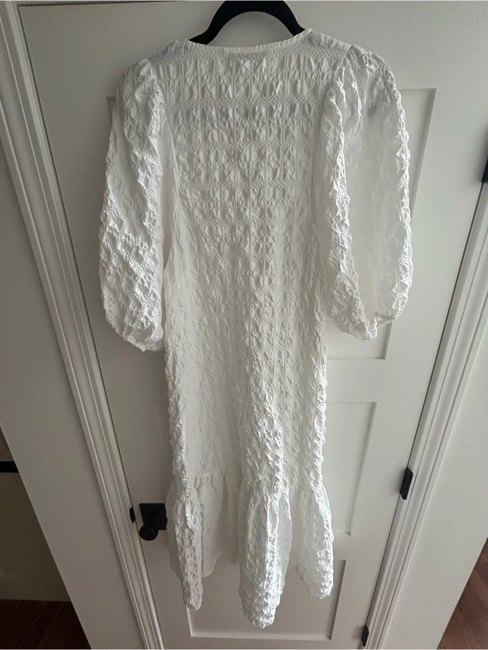 Zara White Textured V-Neck Midi Dress with Puff Sleeves